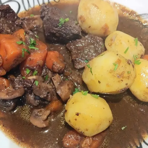 Cozido portugais, viande, pommes de terre et carottes
