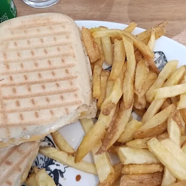 Panini grillé et frites maison